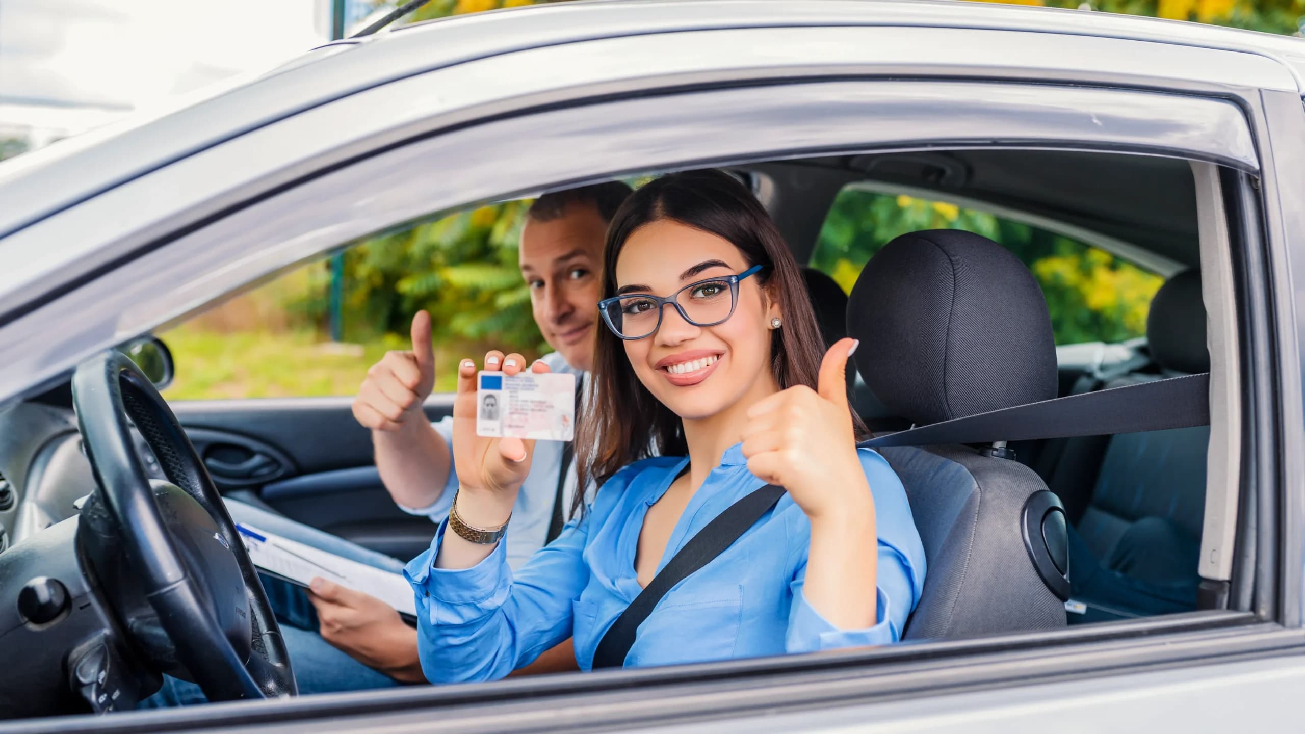 How to Choose the Right Driving School for Your First License